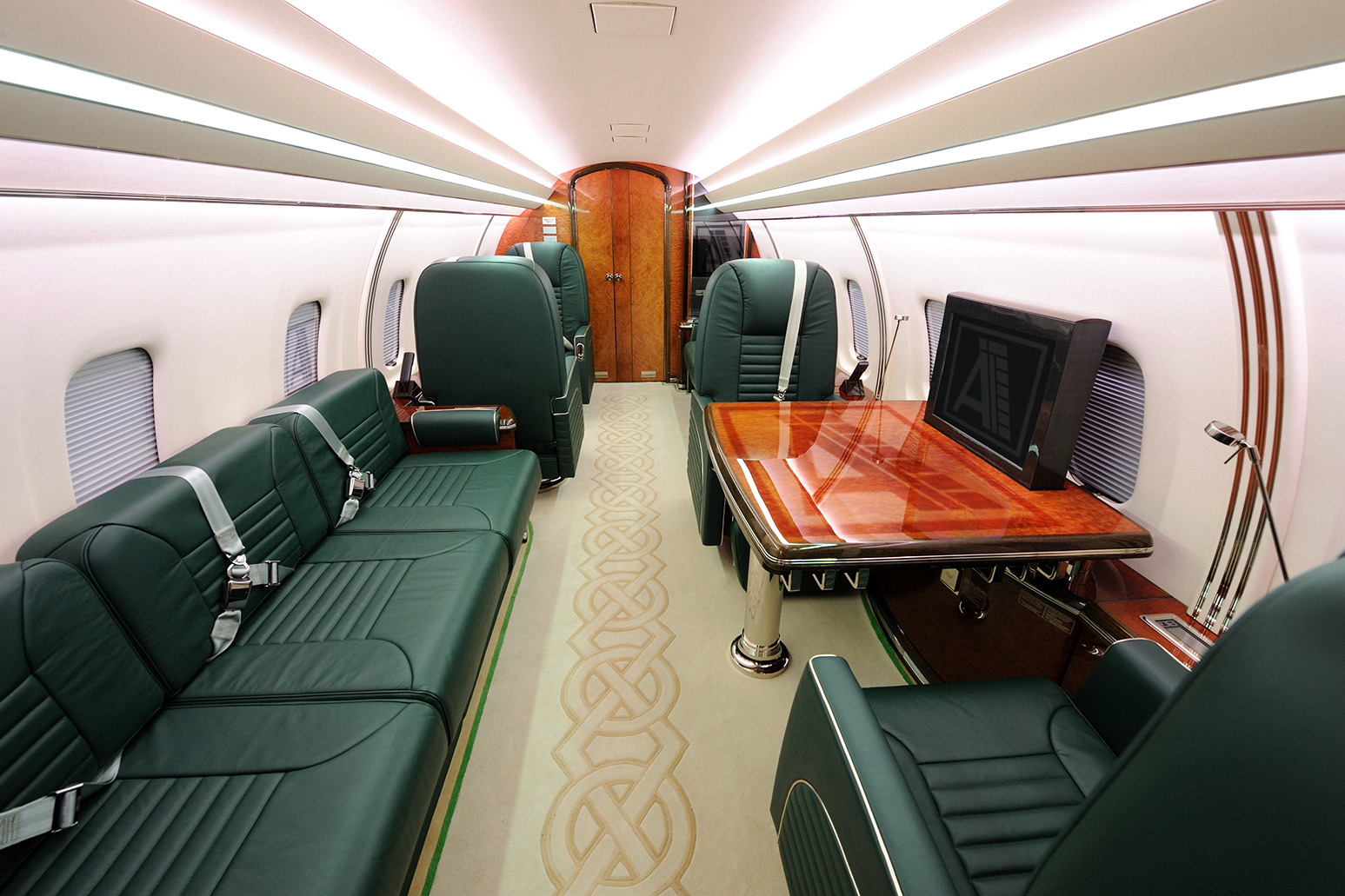 jet d'affari Bombardier Challenger 800